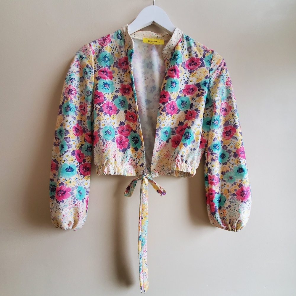 Vintage Soft satin floral cropped light jacket with tie front